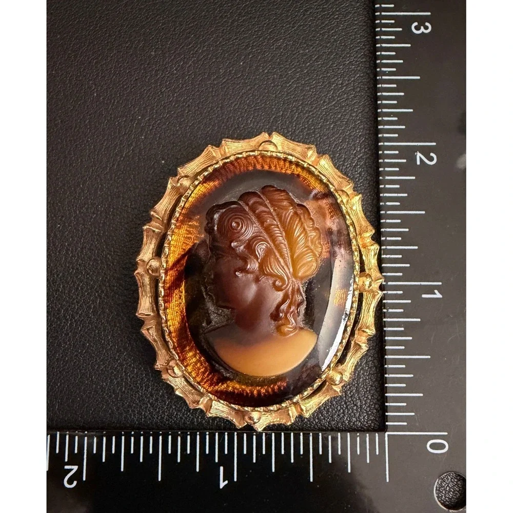 Vintage Cameo Brooch Pendant Victorian Revival Gold Tone Brown